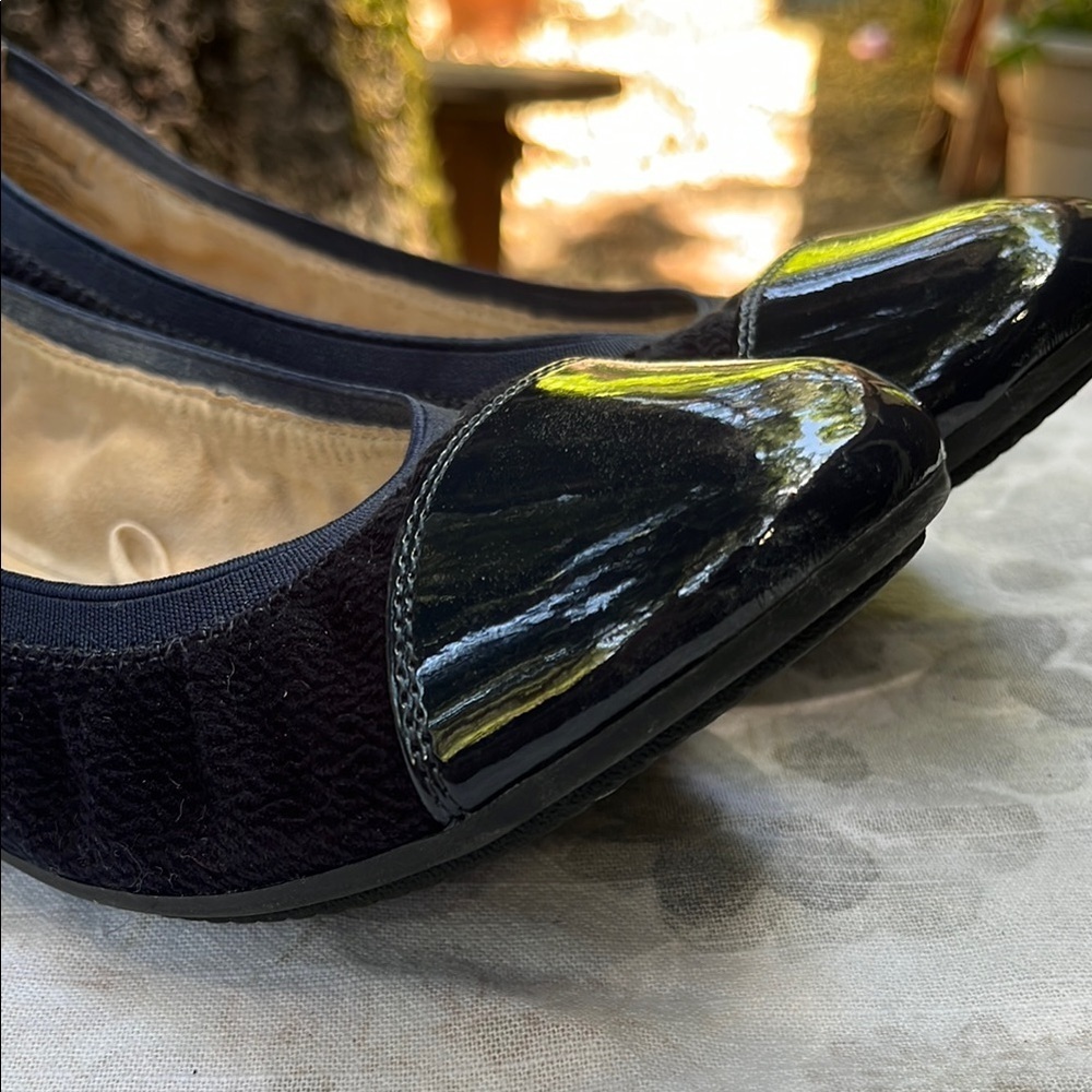 Croft & Barrow with Ortholite Dark Blue Ballet Flats with Patent Toe - Picture 6 of 12